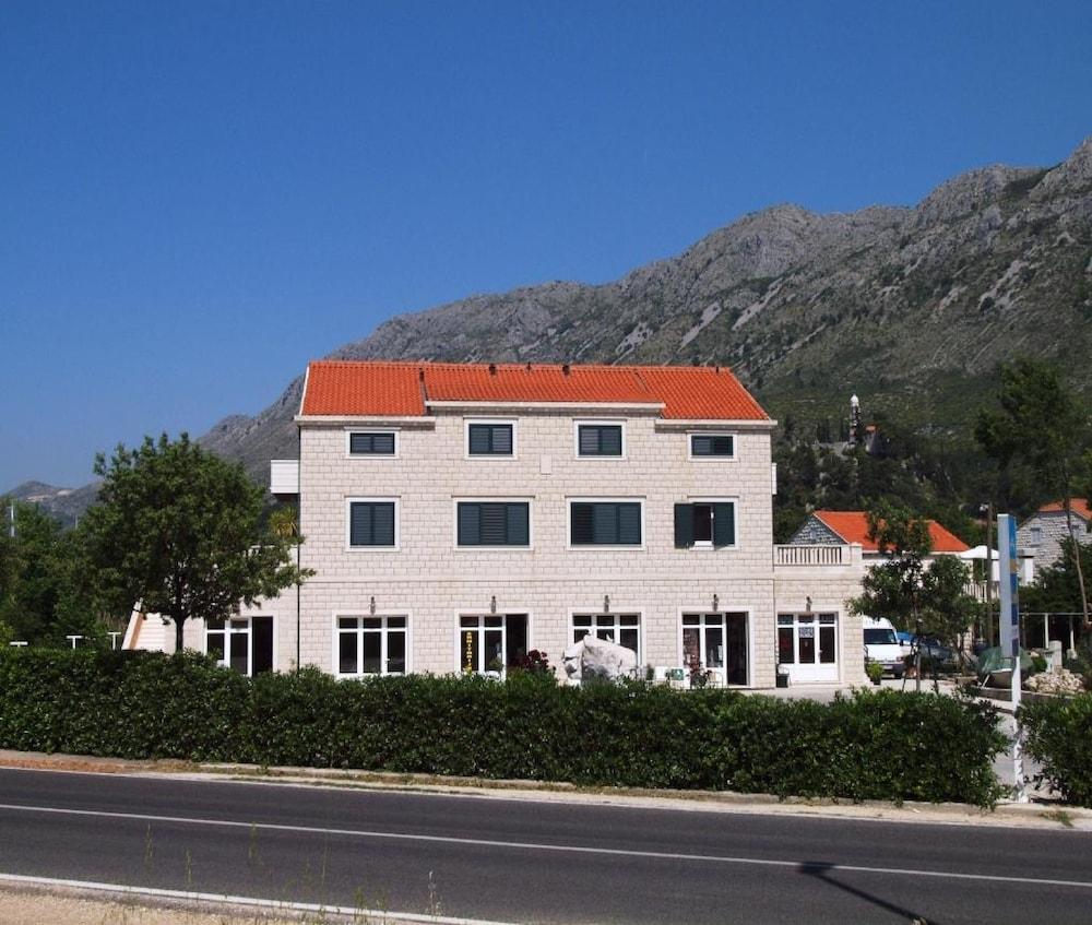 Apartments Dubelj Komolac Exterior foto